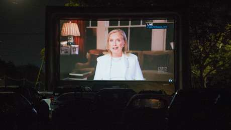 Hillary Clinton: Biden darf beim Wahlausgang "unter keinen Umständen nachgeben"