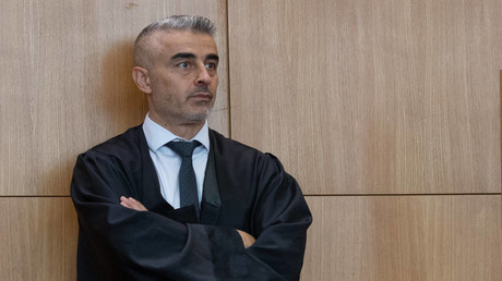 Lübcke-Mordprozess – Verteidiger erhebt schwere Vorwürfe gegenüber Ex-Kollegen