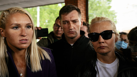 Fall Nawalny: Russische Ärztekammer will gemeinsame ärztliche Beratung, Nawalnys Frau Julia lehnt ab