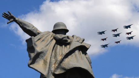 Donald Trumps Wahlkampfkomitee wirbt mit russischen Waffen für US-Truppen