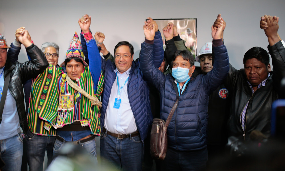 Laut Hochrechnungen: Linke MAS gewinnt Wahlen in Bolivien deutlich in erster Runde