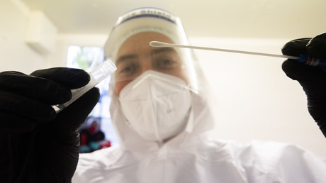 Gefahr beim Corona-Test: Stäbchen steckt nach Abstrich in der Lunge der Patientin