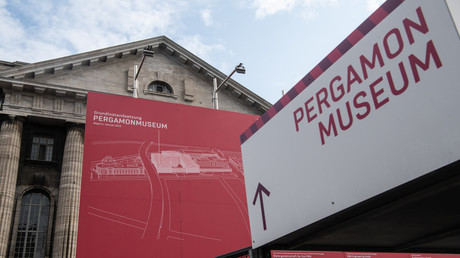Pressekonferenz zu Beschädigung Dutzender Kunstobjekte auf Berliner Museumsinsel