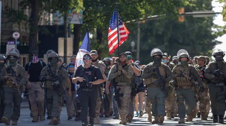 USA am Wahltag: Gouverneure erklären Ausnahmezustand – Bewaffnete Milizen mobilisieren zum Kampf