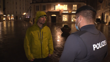 Österreich: Ausgangssperre soll mit massiver Polizeipräsenz durchgesetzt werden (Video)