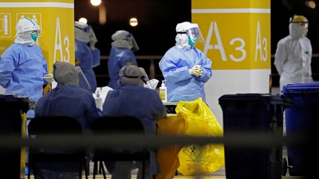 Chaos am Flughafen Schanghai: Frachtpersonal muss sich auf Coronavirus testen lassen