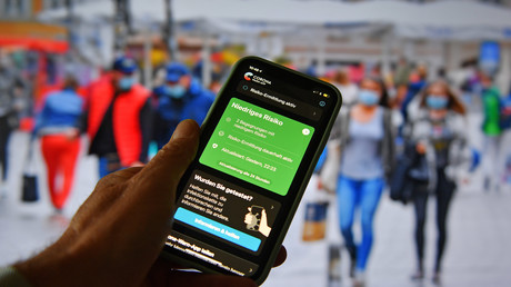 Für Menschen ohne Smartphone: Testlauf für Corona-Warn-Armband in Kiel