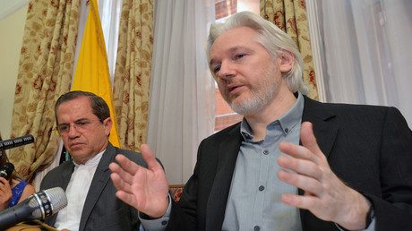 WikiLeaks Gründer Assange: "Google ist eine privatisierte Fassung der NSA"