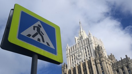 Kolumbien und Russland weisen jeweils zwei Diplomaten aus