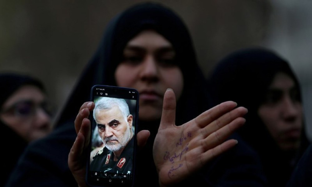Ein Jahr nach Ermordung von General Soleimani: Tausende protestieren gegen USA
