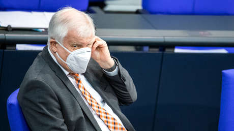 Seehofer zu Einreiseverboten: "Maßnahme zum Schutz der Bevölkerung absolut notwendig"