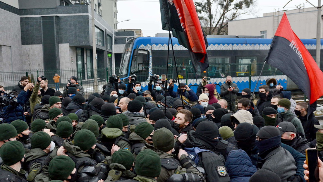 Ukraine: Rechtsradikale stأ¼rmen Bأ¼ro des oppositionellen Fernsehsenders