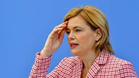 Foodwatch verklagt Agrarministerin Klöckner wegen geheimer Lobbytreffen