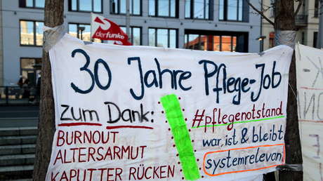 Mitten in der Pandemie fehlen in Deutschland Tausende Pflegekräfte