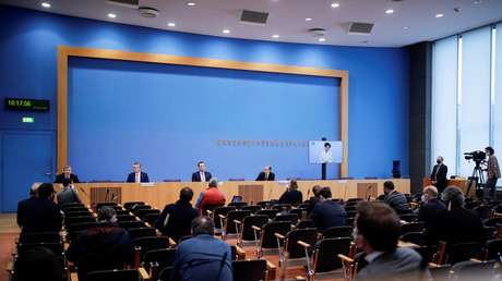 LIVE: Bundespressekonferenz zu den Themen Corona-Lage vor Ostern, Impfplan und Wirtschaft