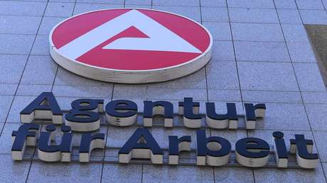 Bundesagentur für Arbeit fordert von Düsseldorferin einen Cent zurück