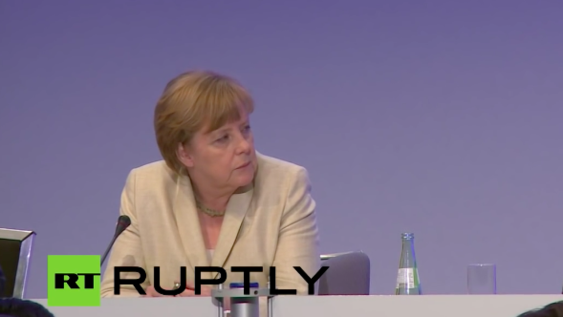 Live: Angela Merkel hält Rede beim Wirtschaftstag 2015