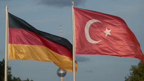 Menschenschmuggel aus der Türkei nach Deutschland durch Dienstpässe?