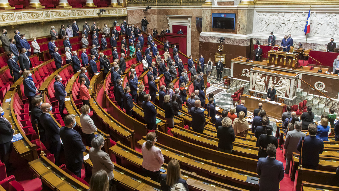 Trotz ursprünglichen Widerstandes: Frankreichs Parlament stimmt für Corona-"Gesundheitspass"