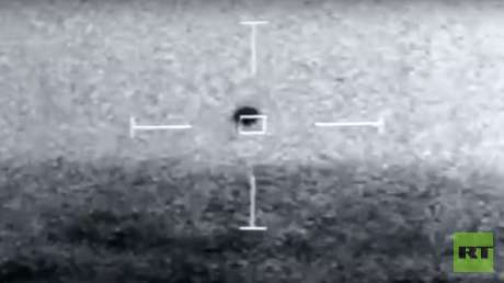 UFO-Alarm! US-Navy filmt mysteriöses Flugobjekt – Pentagon verifiziert Authentizität