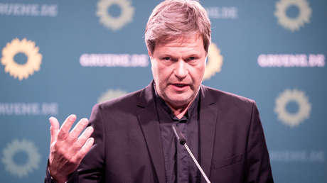 Grünen-Chef Robert Habeck fordert Waffen für die Ukraine
