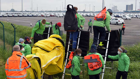 Greenpeace klaut 400 VW-Autoschlüssel
