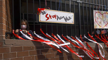 USA: Afroamerikaner greift asiatische Amerikanerin in New York brutal an