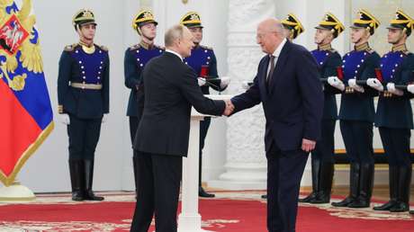 Putin zeichnet Entwickler von Impfstoff Sputnik V aus