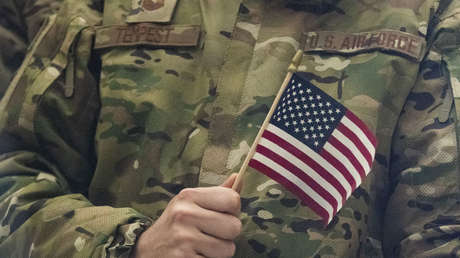 Abzug aus Afghanistan: Menschen wühlen sich durch hinterlassene Müllberge der US-Truppen durch