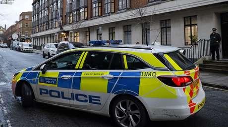 Weil sie ein "Charlie Hebdo"-T-Shirt trug: Frau in London mit Messer angegriffen