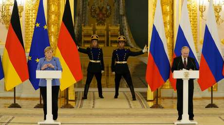 Merkel und Putin bei gemeinsamer Pressekonferenz: Gesprächskanäle trotz Differenzen offen