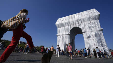 Das Projekt von Christo und Jeanne-Claude: Verhüllung des Arc de Triomphe in Paris