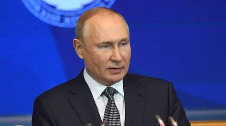 Putin auf dem Eurasischen Frauenforum: Frauen sollen nicht zwischen Familie und Beruf wählen müssen