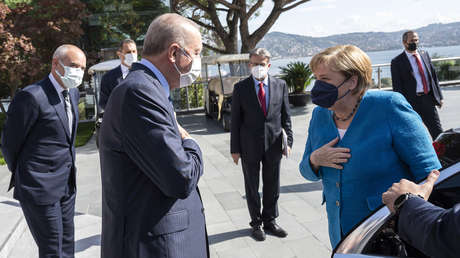 Merkels letzter Besuch bei Erdoğan: Flüchtlingskrise und neue Bundesregierung im Fokus