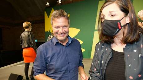 Grüne stimmen für Koalitionsverhandlungen mit SPD und FDP