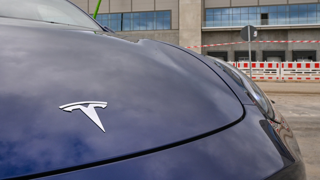 Autos könnten plötzlich selbstständig Notbremse aktivieren: Tesla ruft Tausende Fahrzeuge zurück