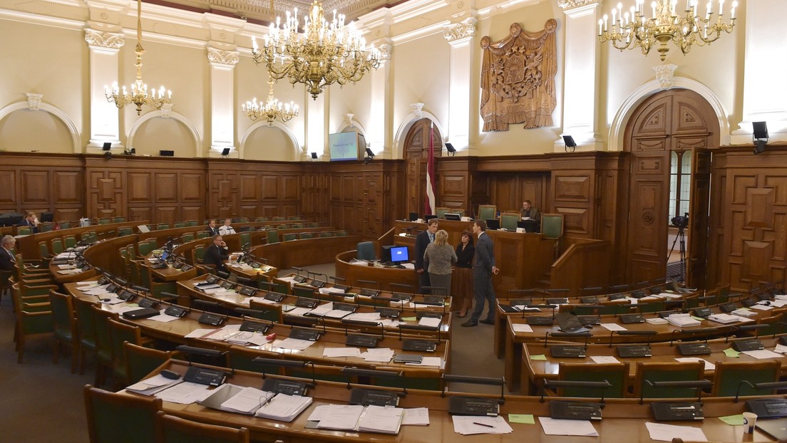 Kein Piks – kein Gehalt: Ungeimpfte Abgeordnete in Lettland dürfen nicht ins Parlament