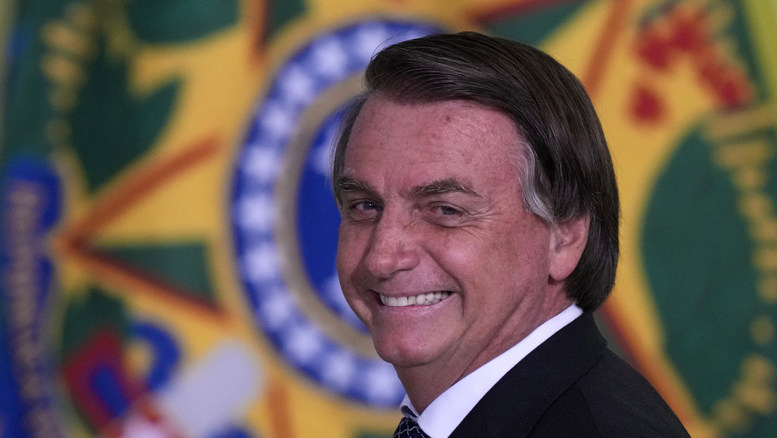 Jair Bolsonaro lobt seinen Kultussekretär in Bahrain: "Aber er ist hetero"