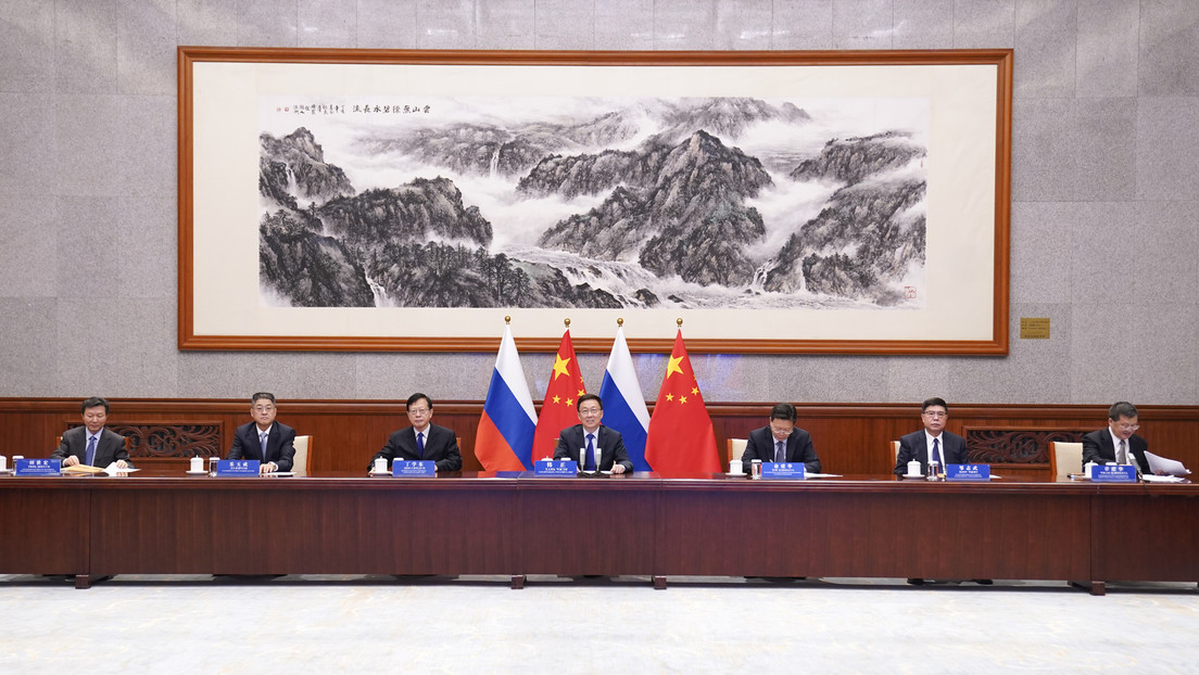 چین و روسیه خواهان گسترش بیشتر همکاری های انرژی هستند