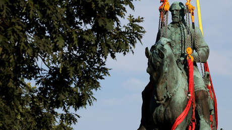 Das Einschmelzen von Statuen, um neue Kunst zu schaffen, ist ein Zeichen von Selbsthass einer Nation