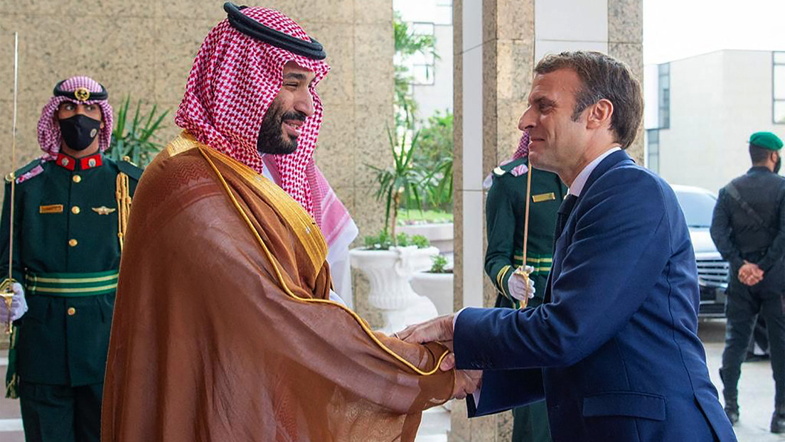 "Golf-Tour": Macron reicht dem saudischen Kronprinzen die Hand