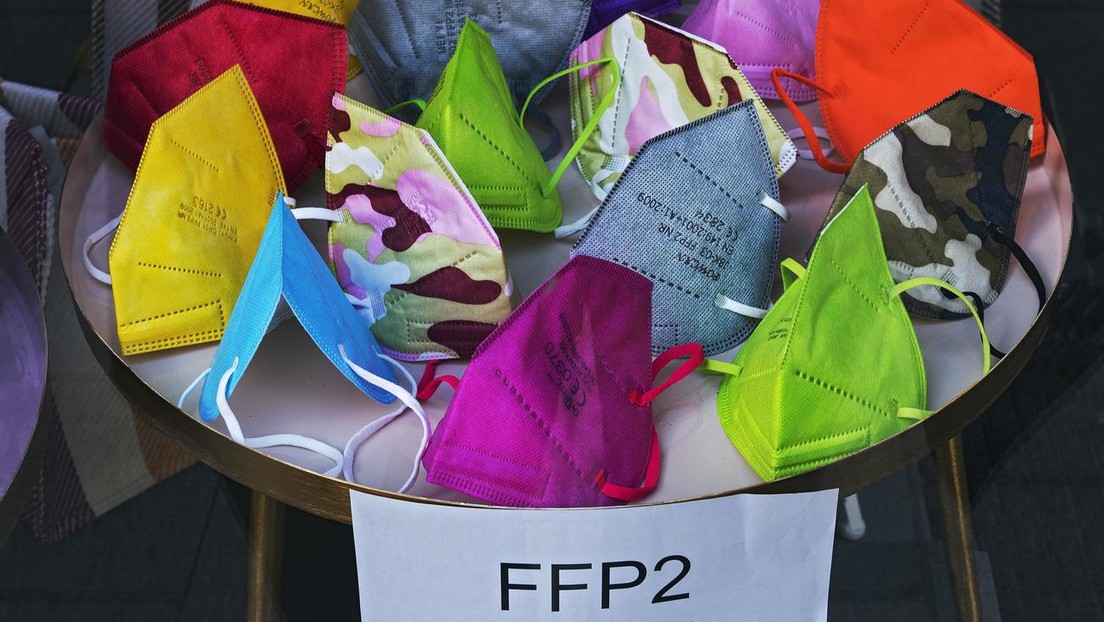 Stiftung Warentest: Grundschüler sollten keine FFP2-Maske, sondern OP-Mundschutz tragen