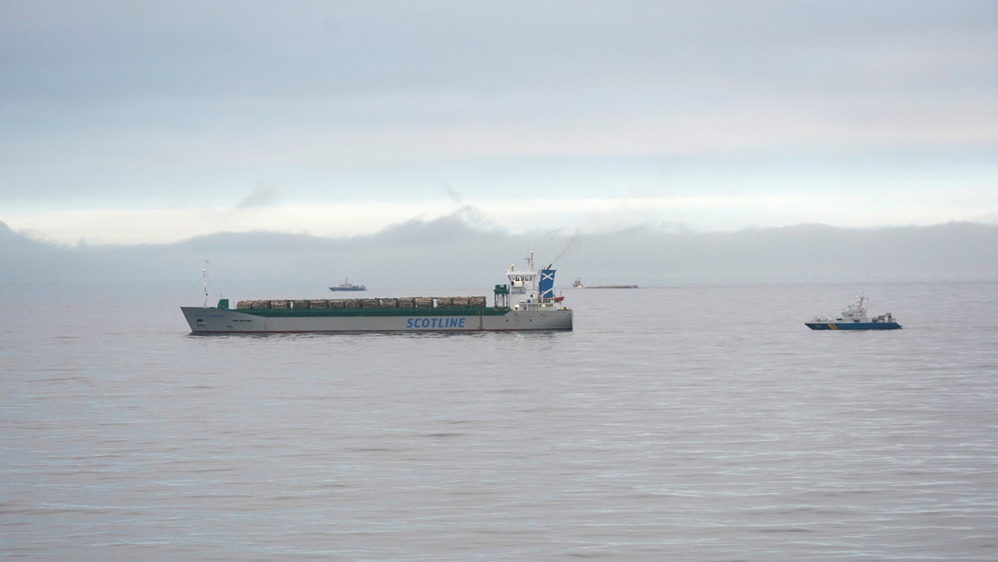 Schiffsunglück in der Ostsee: Menschen über Bord, Rettungsaktion im Gange