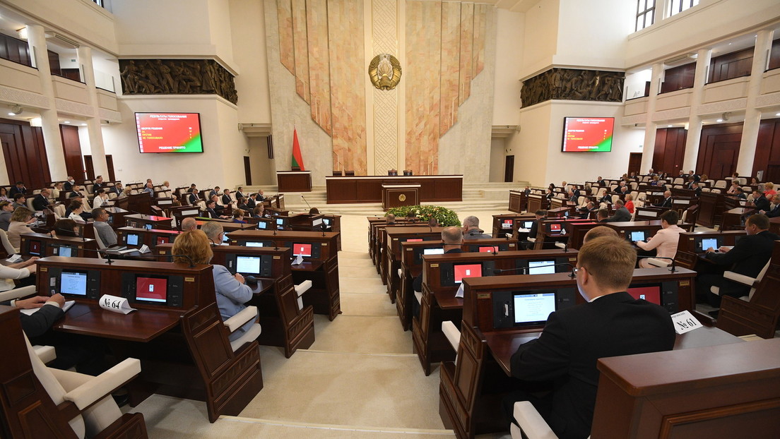 Belarus: Law on genocide against the Belarusian people in World War II passed