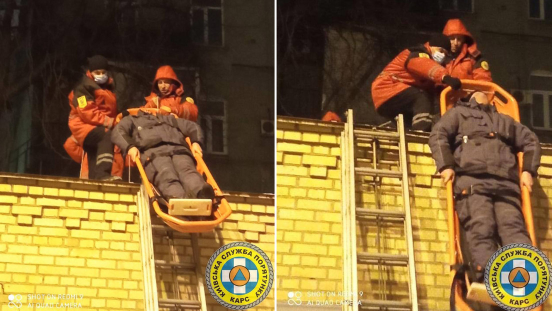 Panne bei Rettungseinsatz in Kiew: Sanitäter lassen Mann auf Trage vom Dach fallen