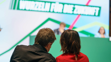 Grüne stimmen Ampel-Koalitionsvertrag zu