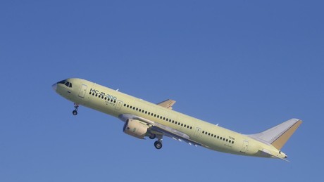 Trotz westlicher Sanktionen: Neues russisches Passagierflugzeug geht in Serie
