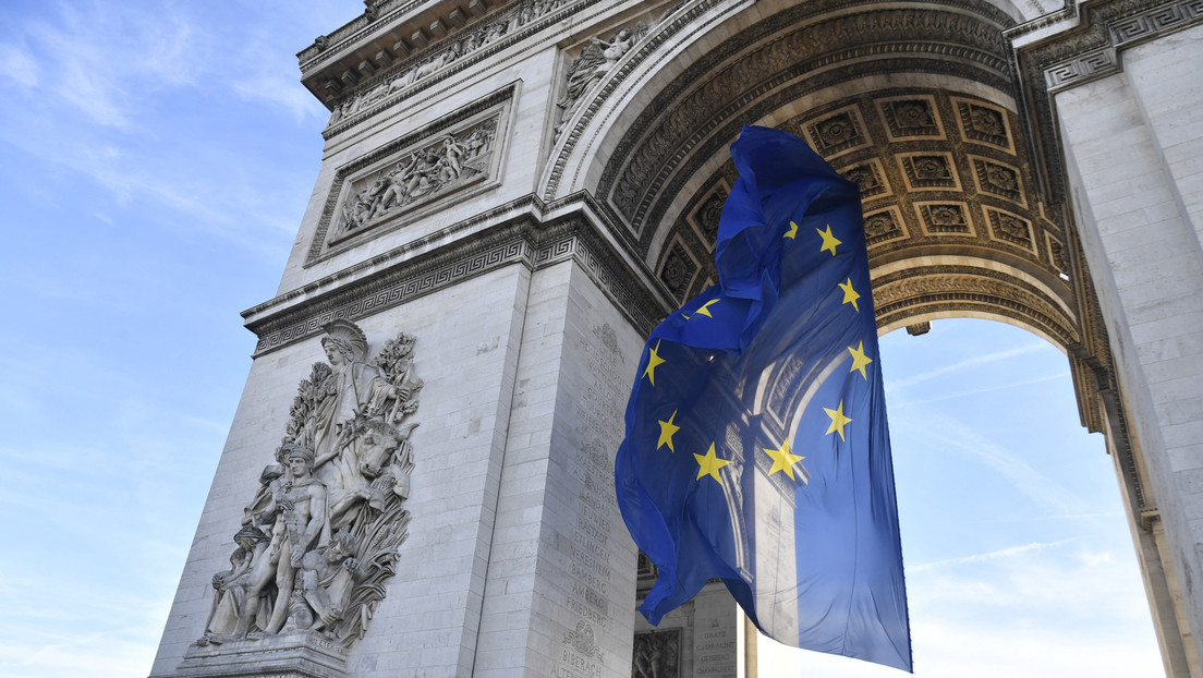"خیانت ملی": فرانسه بر سر پرچم اتحادیه اروپا در طاق پیروزی در پاریس تقسیم شد