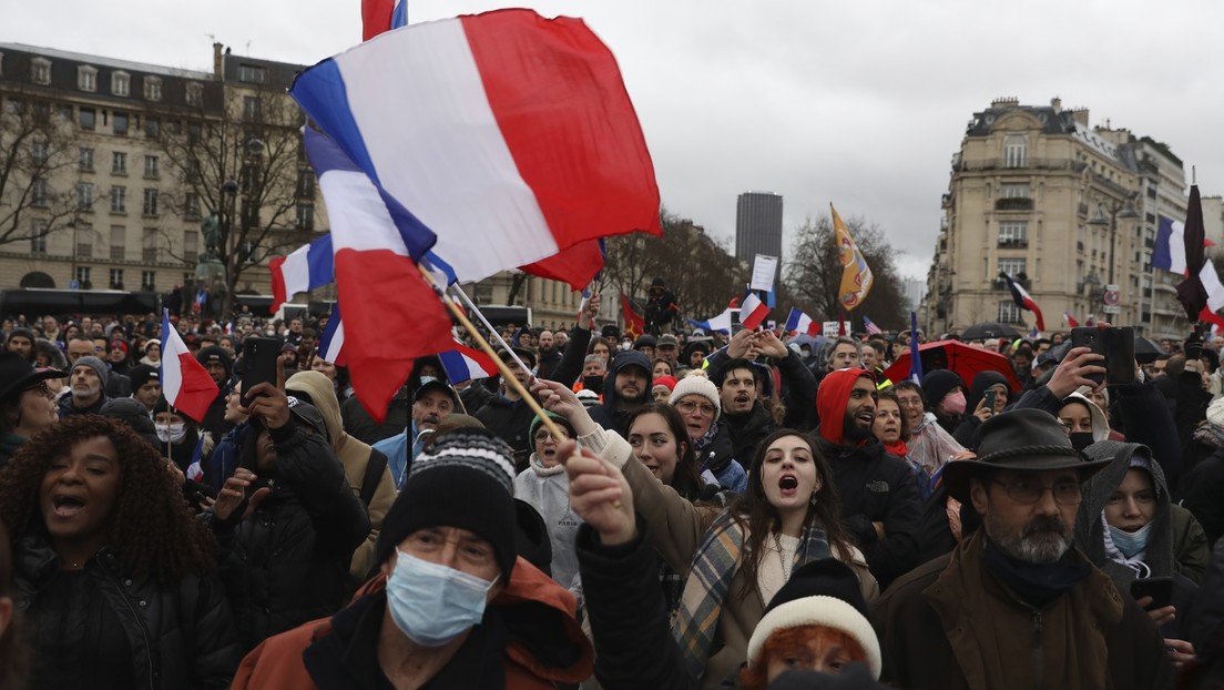Nach Macron-Drohung: Mehr als 100.000 Franzosen protestieren gegen Corona-Politik