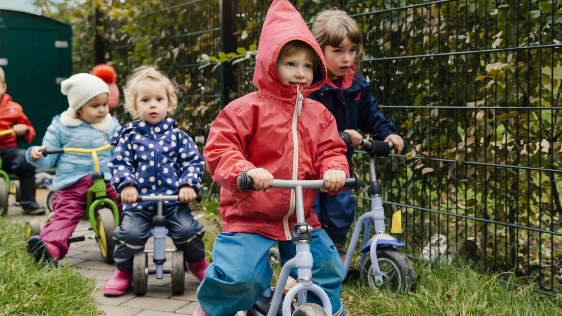 Testpflicht in Berliner Kindergärten: Ohne Lolli-Testergebnis Zutrittsverbot ab dem 1. Lebensjahr